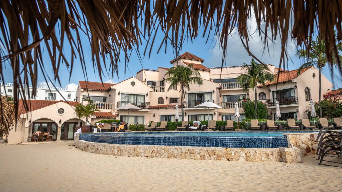 Frangipani Beach Resort transfer Anguilla — private chauffeur to Meads Bay